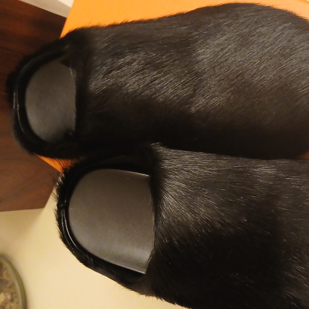 NWOT Jet Black Faux Fur Mule - Picture 2 of 5